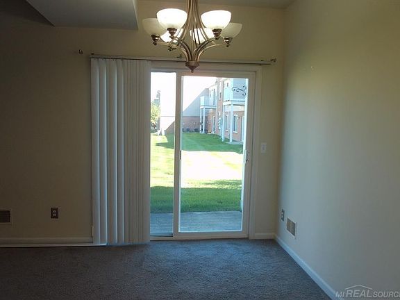 2nd image of 2009 Monarch Dr