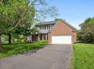850 Autumn Dr, Woodbury, MN 55125
