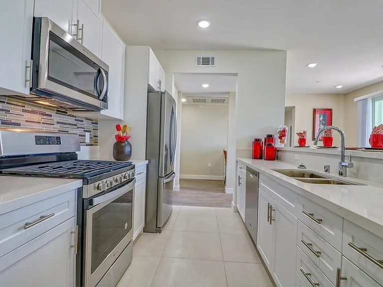 Seacrest Homes Apartments — Photo 20