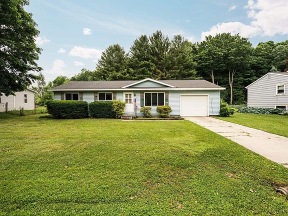 2nd image of 1452 Silverwood Dr