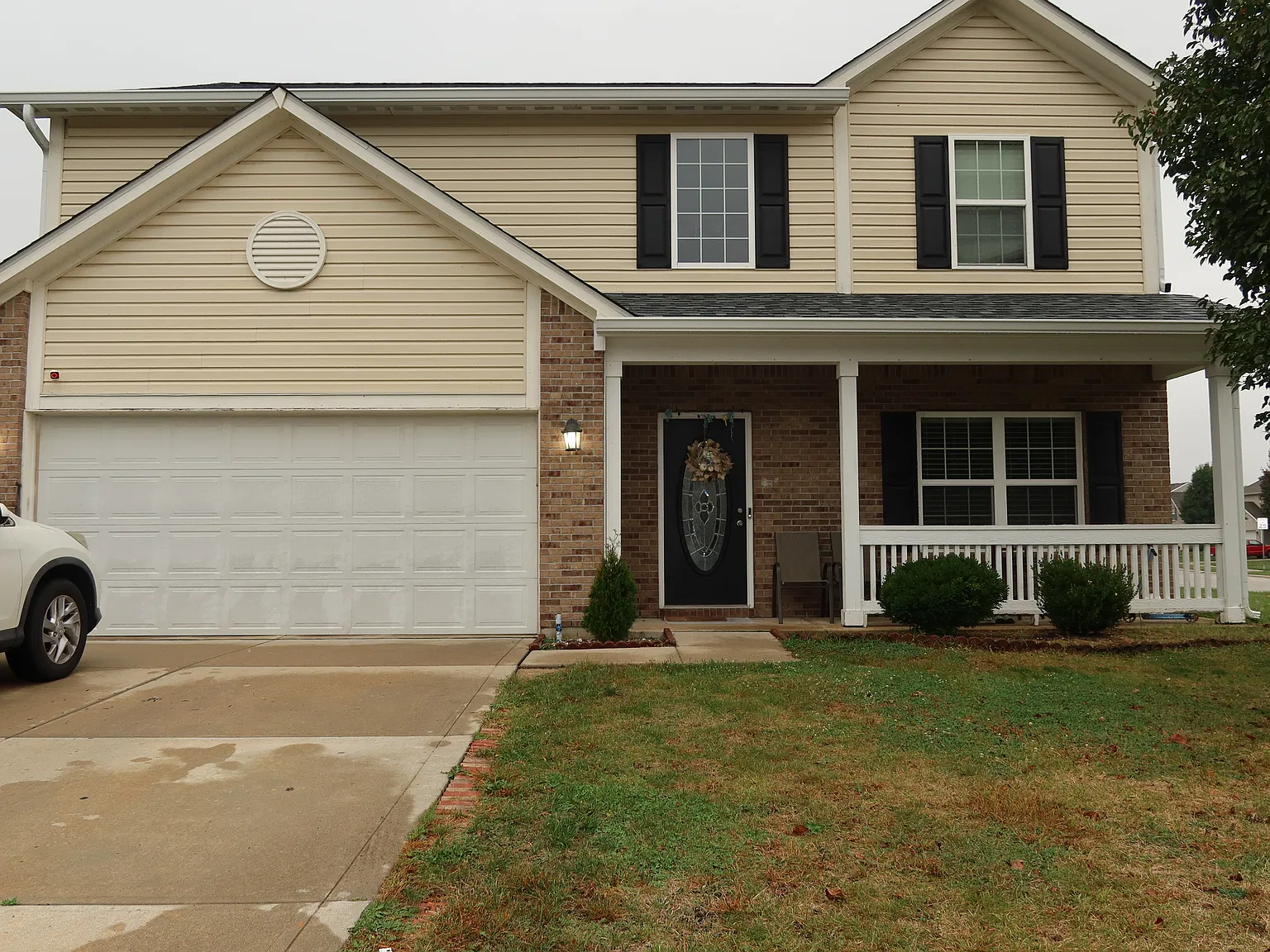 4 bed, 2.5 bath, 2660 sqft, $2,500 — Photo 1