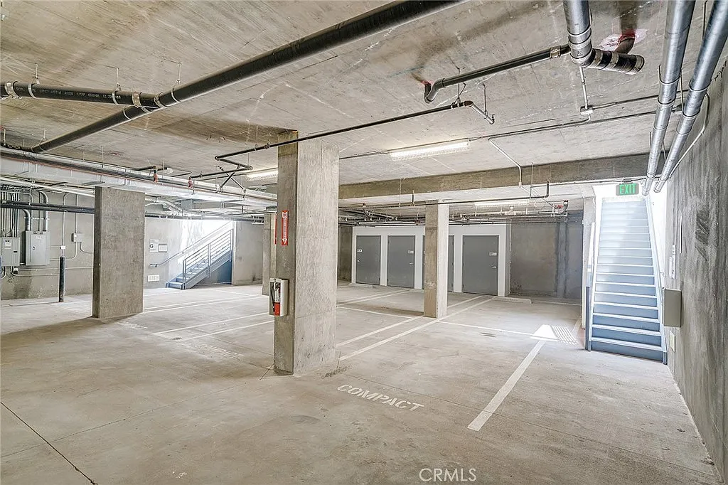 2 bed, 1373 sqft, $4,250 — Photo 3