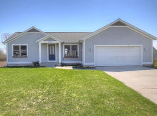 3456 Lindsey Ln, Zeeland, MI 49464