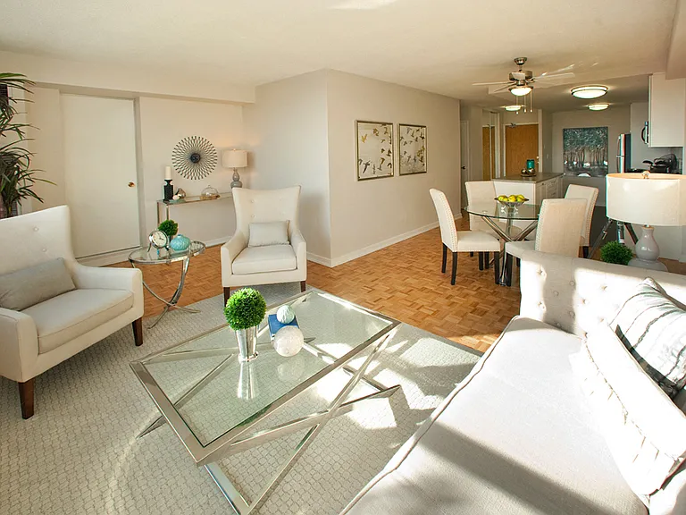 190 Clark Blvd — Photo 3