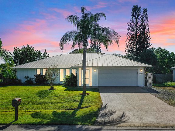 2nd image of 2292 SE Maslan Avenue