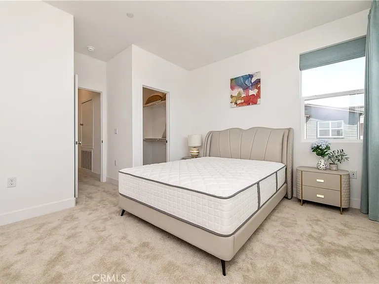 243 Yerba — Photo 31