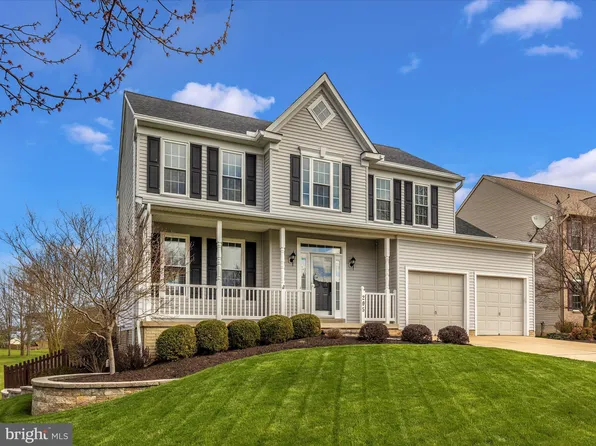 205 Creek Walk Dr, Walkersville, MD 21793