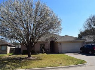 8024 Berkshire Dr, Fort Worth, TX 76137