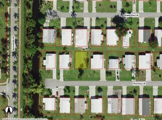 271 Pine Key Ln #199, Naples, FL 34114