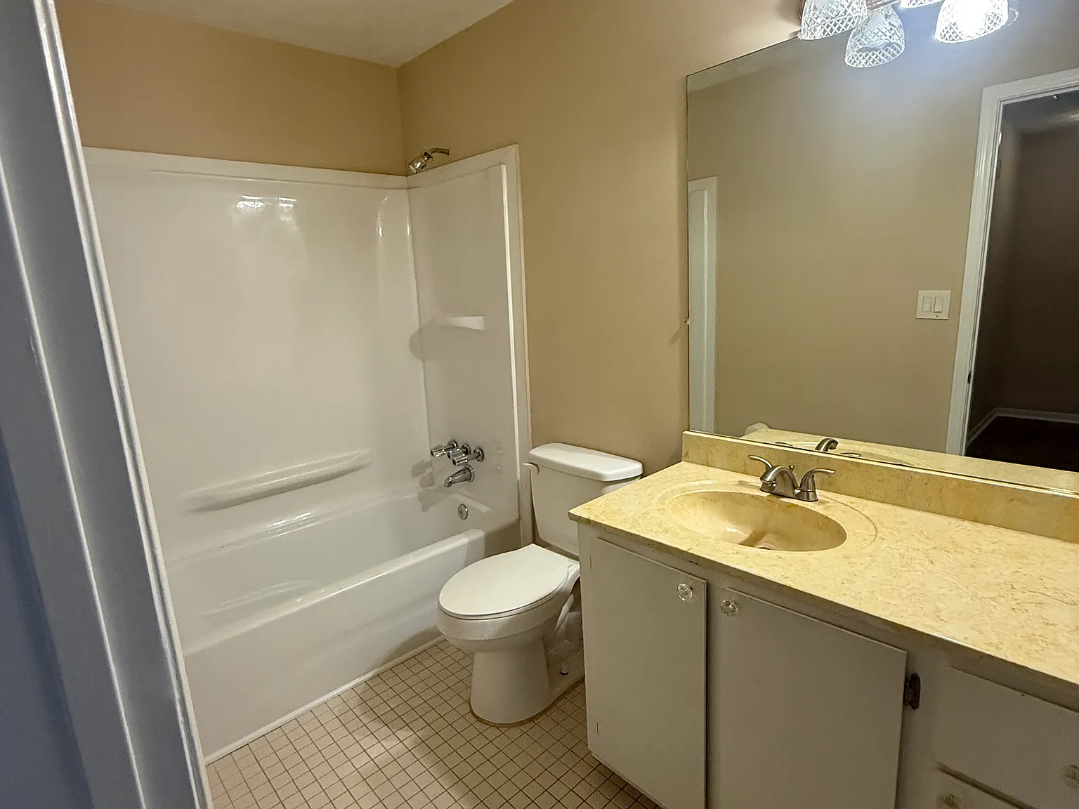 2 bed, 1080 sqft, $1,500 — Photo 2