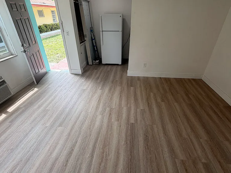 2243 NE 172nd St #4 — Photo 8