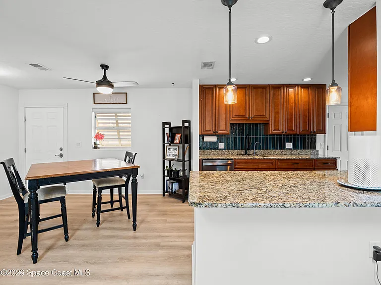 215 Jason Ct — Photo 14
