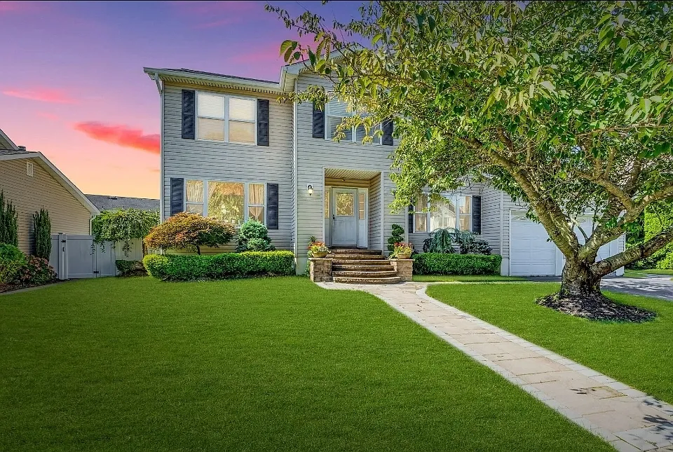 24 Abraham Dr
