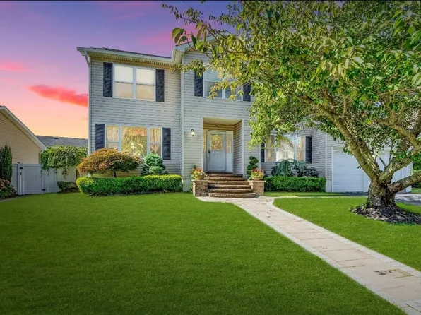 24 Abraham Dr, Howell, NJ 07731