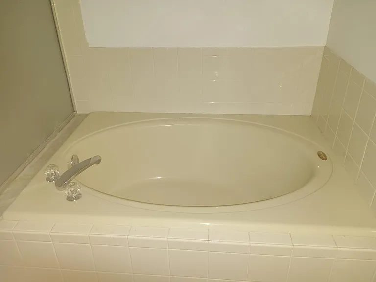Master bathroom - Bath Tub