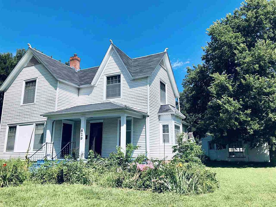 1st image of 829 Blunt St