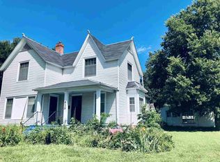 829 Blunt St, Clay Center, KS 67432