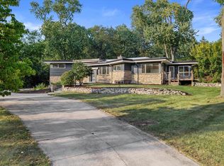11310 N Meadowbrook Dr, Mequon, WI 53097