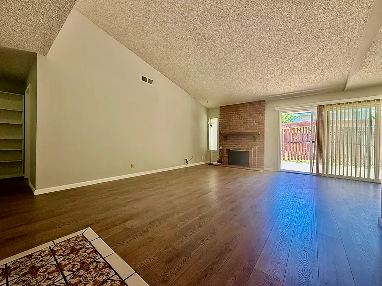 821 Saint Lucia Ct — Photo 4