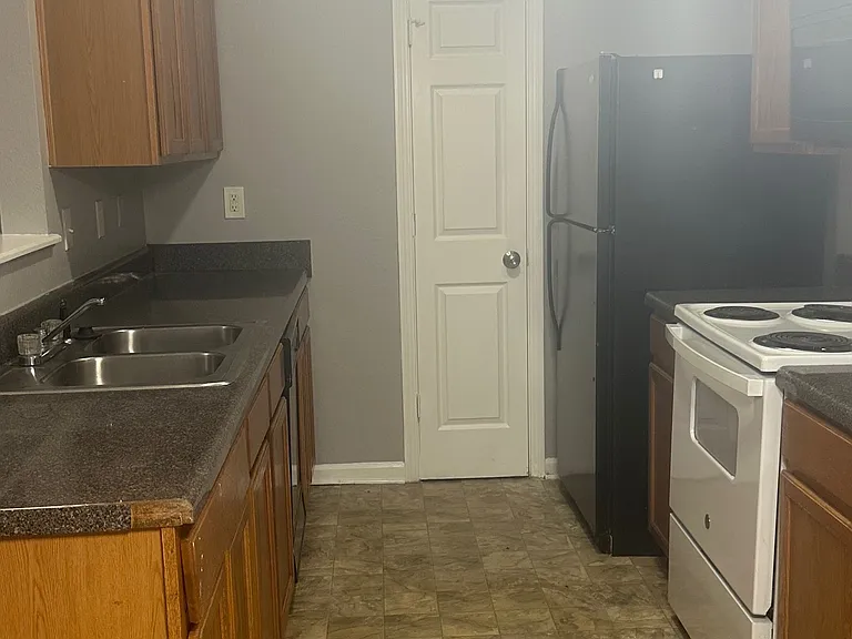 293 Brookview Dr — Photo 9