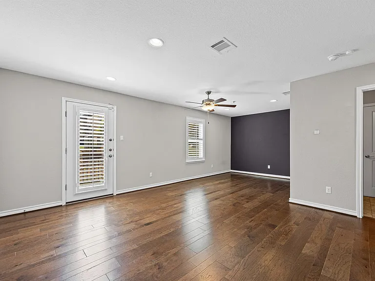 1112 Highknoll Ln #B — Photo 36