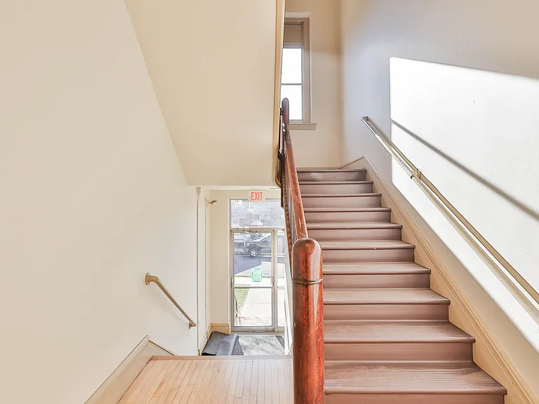 215 E High St #D — Photo 11