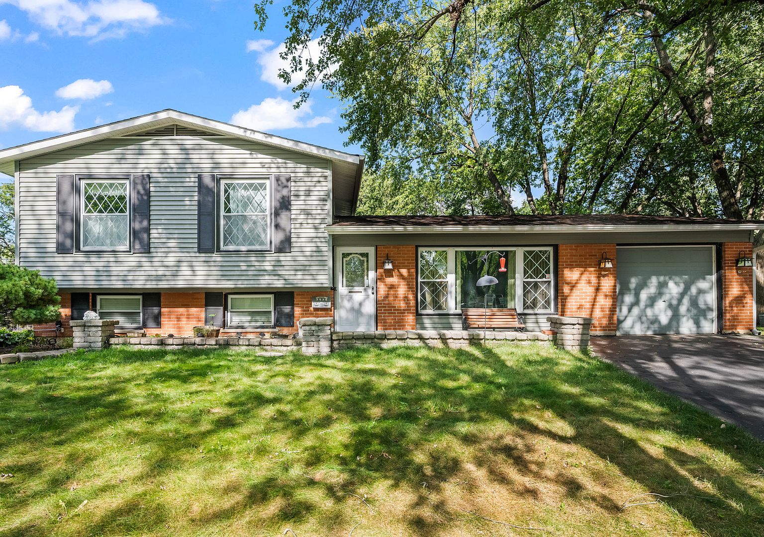 7979 Huntington Cir N, Hanover Park, IL 60133 | Zillow