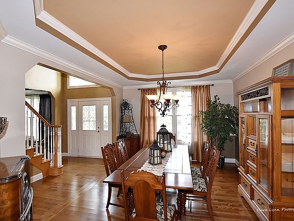 4th image of 39W356 Cambridge Ct