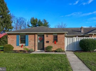 343 Valleybrook Dr, Lancaster, PA 17601
