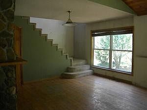 4th image of 25 Bliss Ave