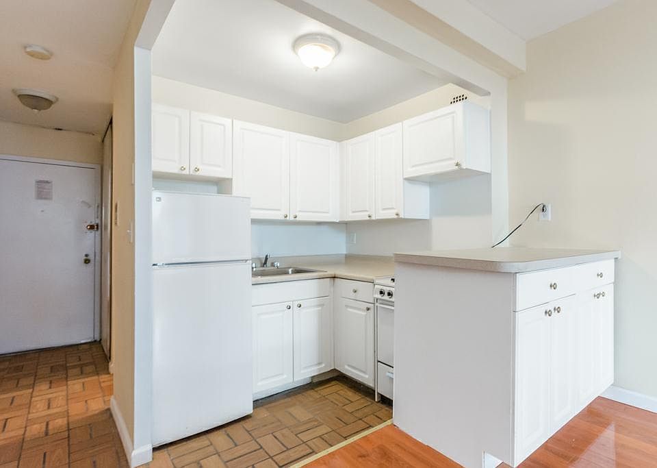 1st image of 9 E 32nd St APT 6A