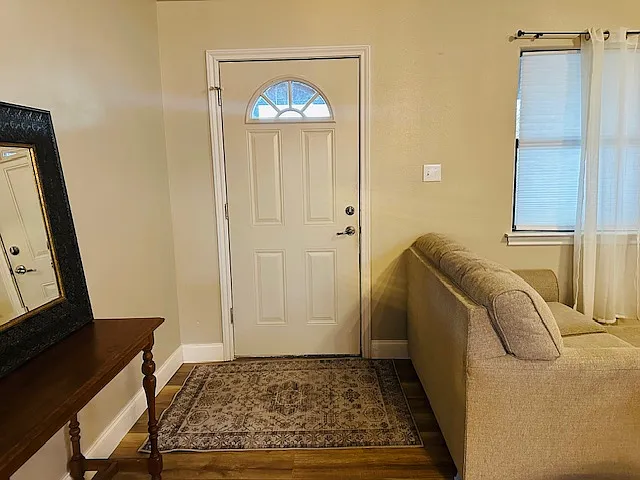 3 bed, 1092 sqft, $1,400 — Photo 2