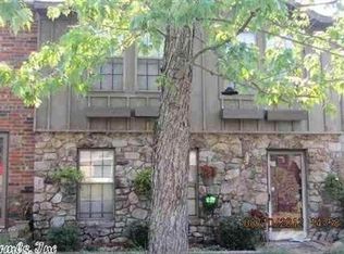 9 Pickering Dr, Little Rock, AR 72211