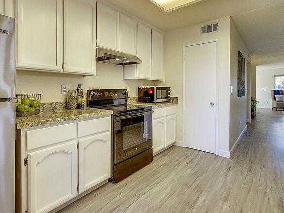 4th image of 3333 Turner Cir