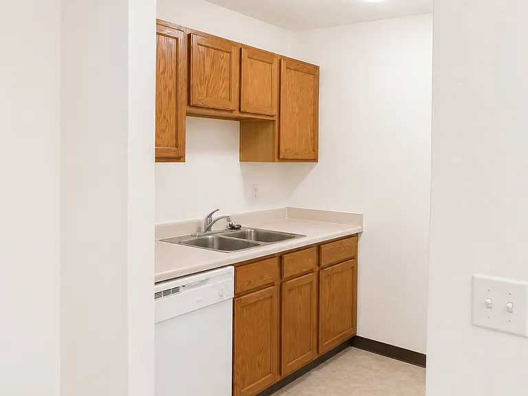 Canterbury Court Apartments — Photo 9