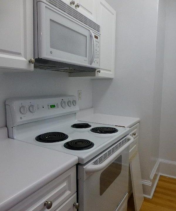 2nd image of 23 Fairbanks St #33