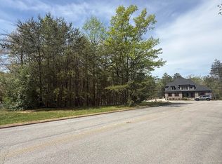 5 Ives Lake Rd, Signal Mountain, TN 37377