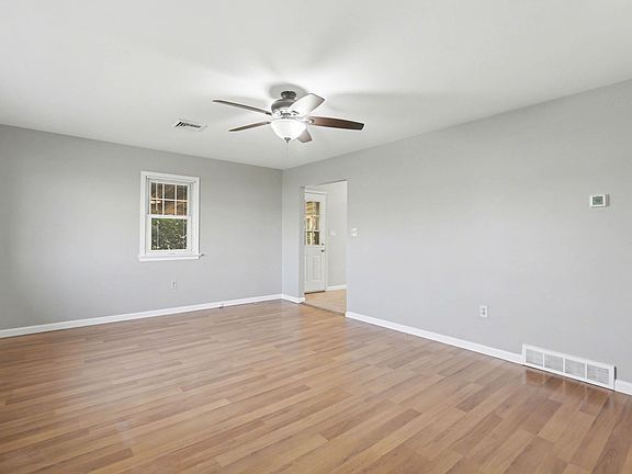 3rd image of 2224 Newville Rd