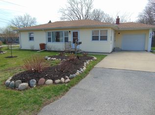 904 W Jackson St, Belvidere, IL 61008