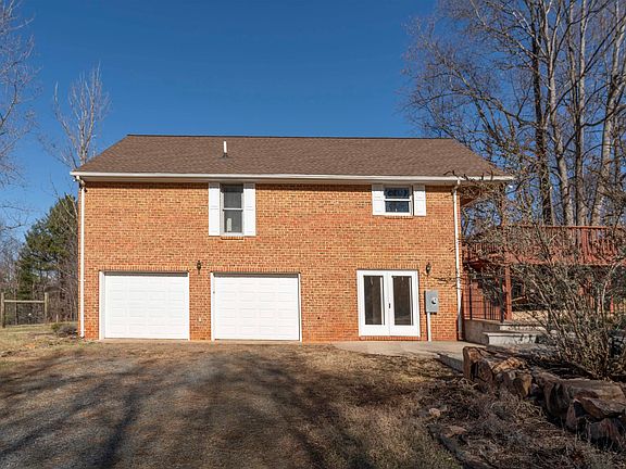 3rd image of 2915 N Garden Ln