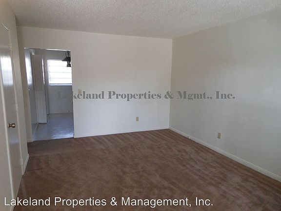 2nd image of 1022 W Orange St