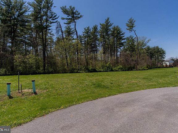3rd image of 10835 Hershey Dr