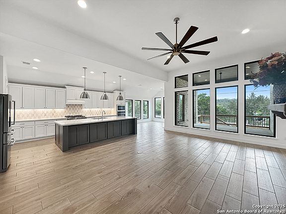 5th image of 105 Barton Creek
