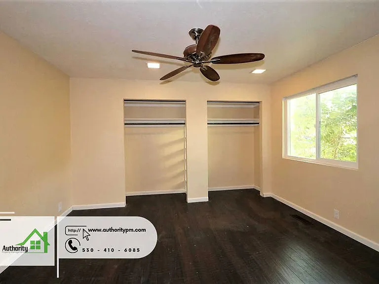 875 Lakeview Dr — Photo 21