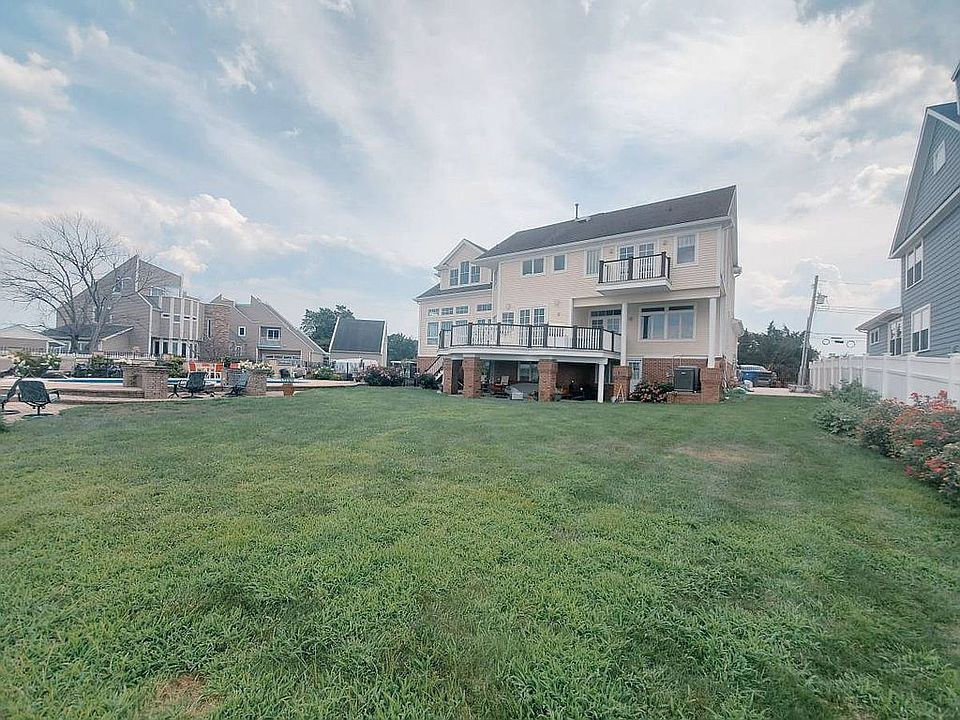1st image of 316 Cambourne Dr