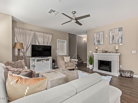 3rd image of 240 W JUNIPER Avenue #1225