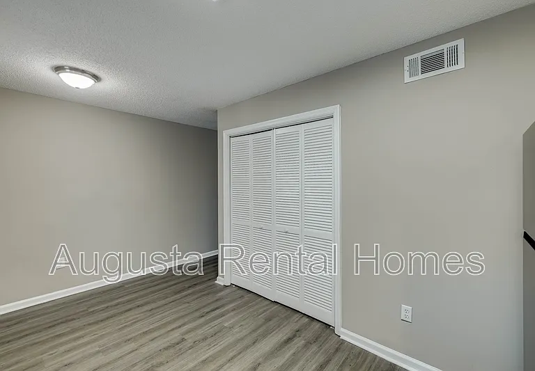 146 Chalet North Ct #146 — Photo 15