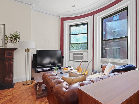 4th image of 388 Marlborough St APT 2