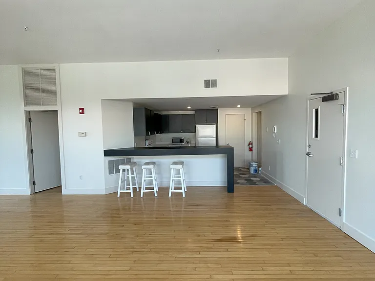 179 College St #1 — Photo 7