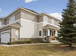 2739 Spy Glass Dr, Chaska, MN 55318